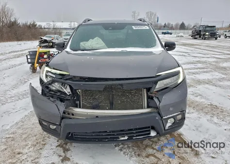 2021 Honda Passport Touring z USA, uszkodzony, nr VIN 5FNYF8H97MB004136
